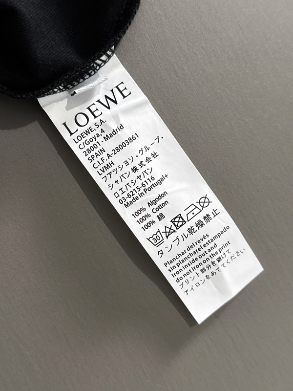 ブランドTシャツ着用イメージ